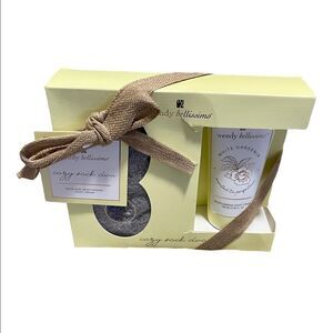 Wendy Bellissimo Cozy Sock & Moisturizing Foot Cream Duo